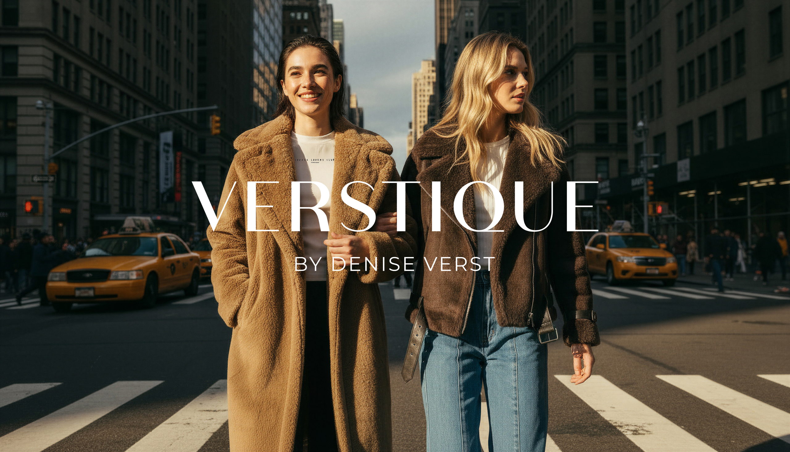 VERSTIQUE by Denise Verst – zwei Frauen in Mänteln der Kollektion auf einer Straße in New York